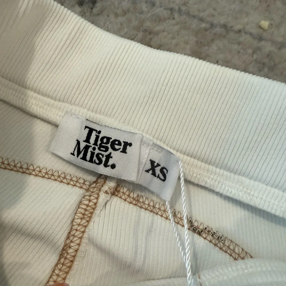 Tiger Mist Thick White leggings Brand New - Picture 4 of 5